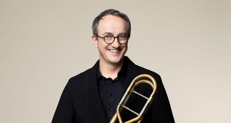 Fahrenheit 635 by Guillaume Cottet-Dumoulin